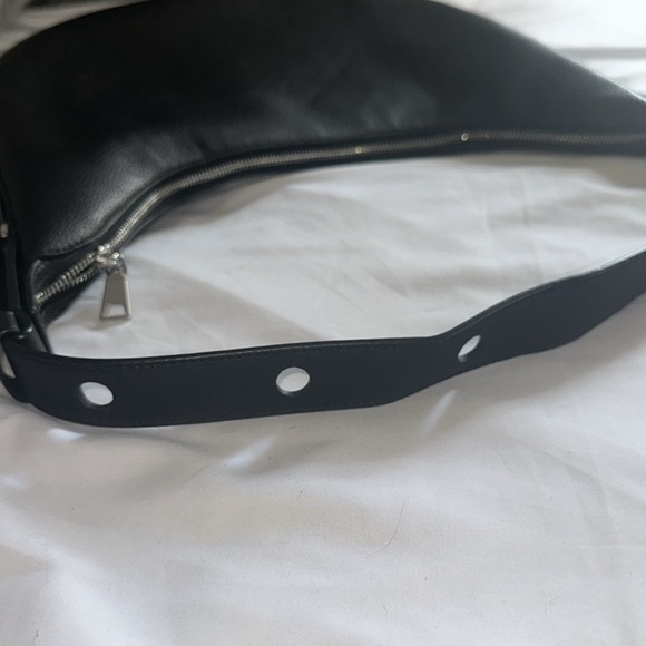 DKNY LEATHER BAG - Picture 5 of 8